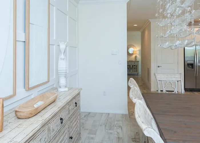 New Listing, Luxury 4bd Steps To Club