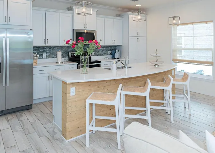 Villa New Listing, Luxury 4bd Steps To Club *