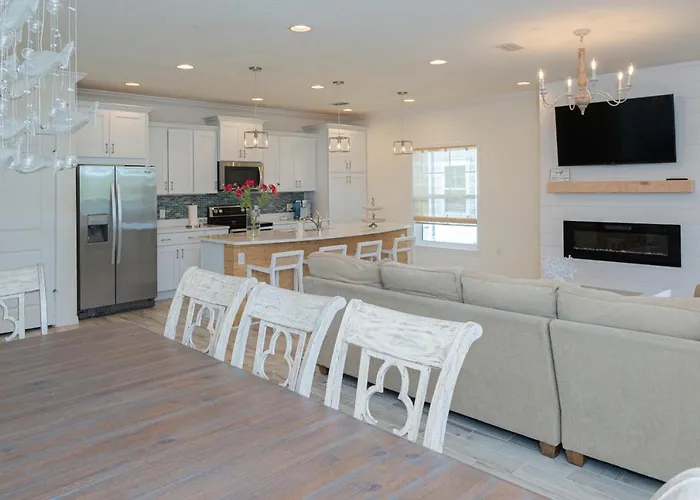 Villa New Listing, Luxury 4bd Steps To Club *