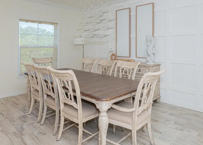 New Listing, Luxury 4bd Steps To Club
