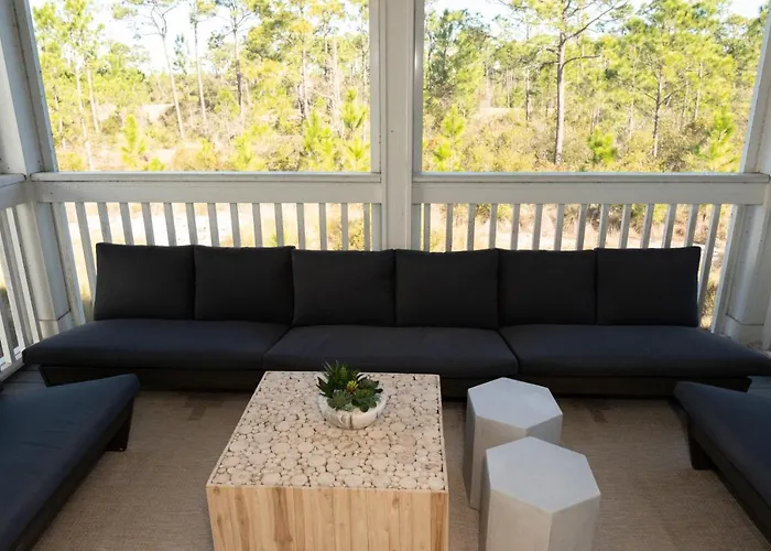 New Listing, Luxury 4bd Steps To Club * Pensacola